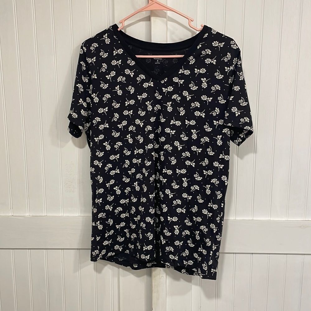 LANDS’END relaxed, fit black top with cream flowers, size M